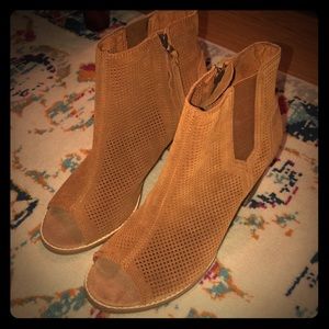 Toms Open-Toed Booties